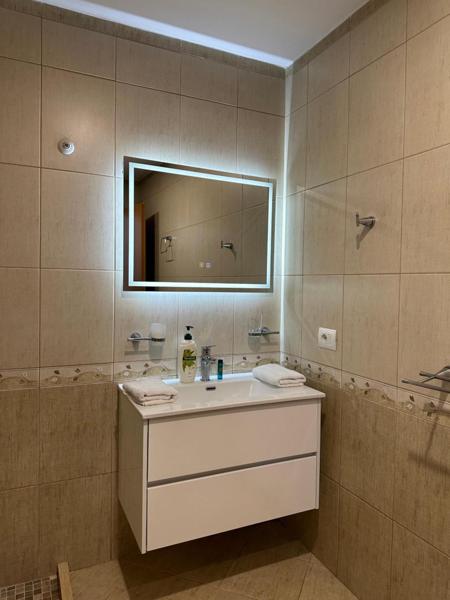 טיראנה Olis Place מראה חיצוני תמונה